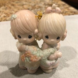 Precious Moments ornament “Enesco Christmas”